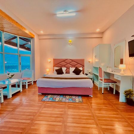 Hadimba Hill View By Hadimba Palace, Manali - Premium Room ! Family Hotel ! Parking ! Near Hadimba Temple Kültér fotó
