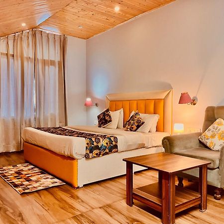 Hadimba Hill View By Hadimba Palace, Manali - Premium Room ! Family Hotel ! Parking ! Near Hadimba Temple Kültér fotó