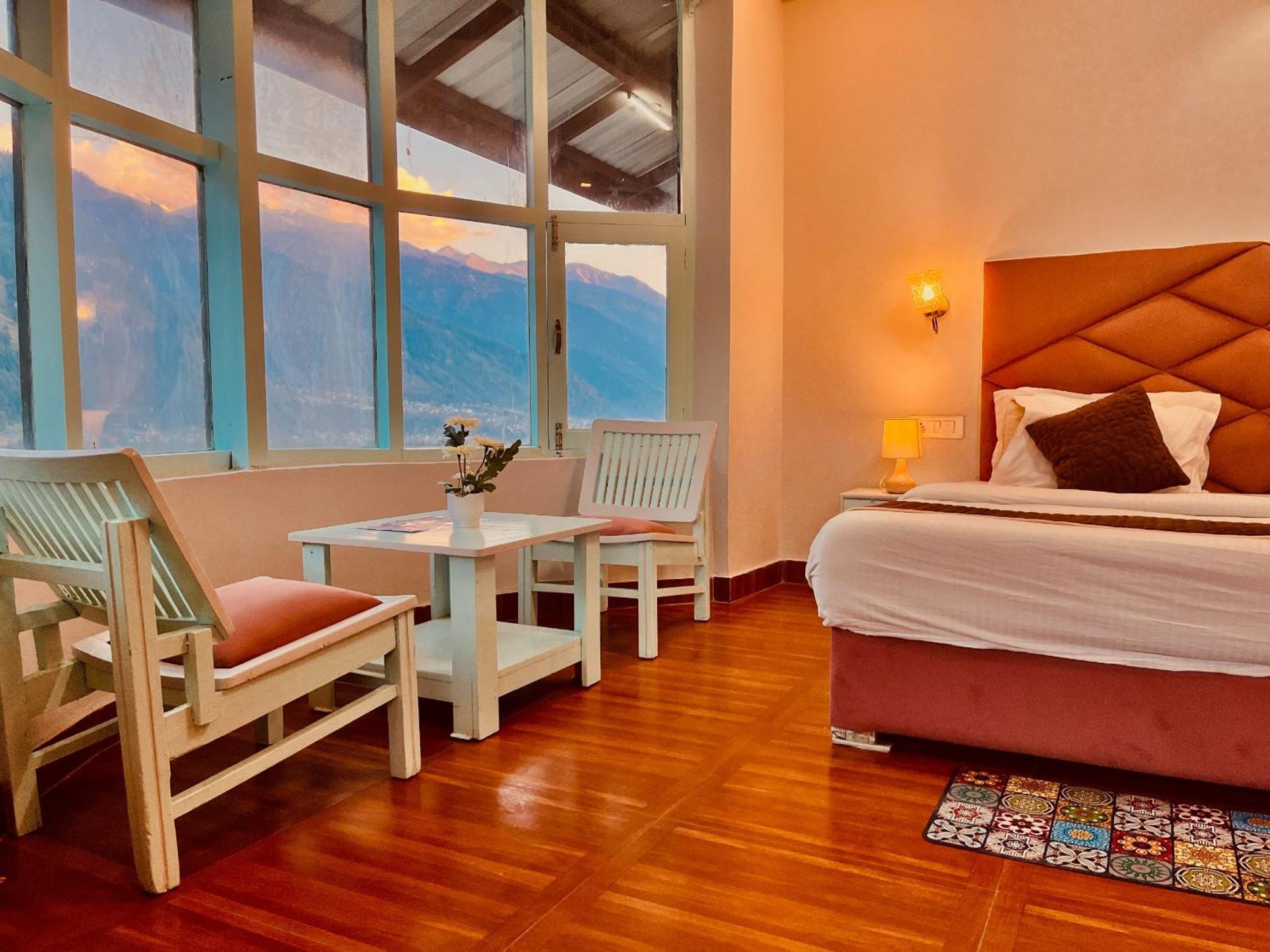 Hadimba Hill View By Hadimba Palace, Manali - Premium Room ! Family Hotel ! Parking ! Near Hadimba Temple Kültér fotó