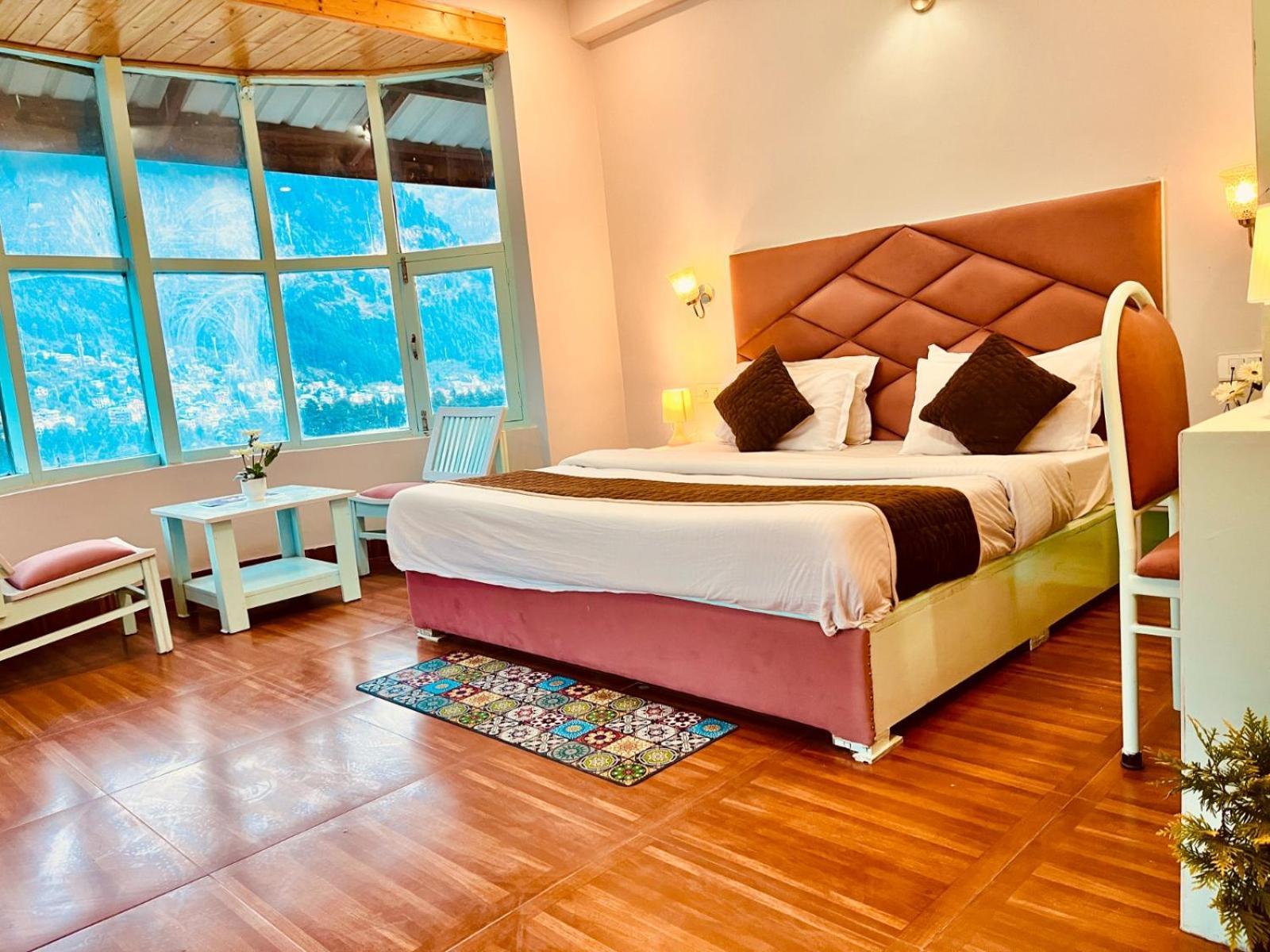 Hadimba Hill View By Hadimba Palace, Manali - Premium Room ! Family Hotel ! Parking ! Near Hadimba Temple Kültér fotó