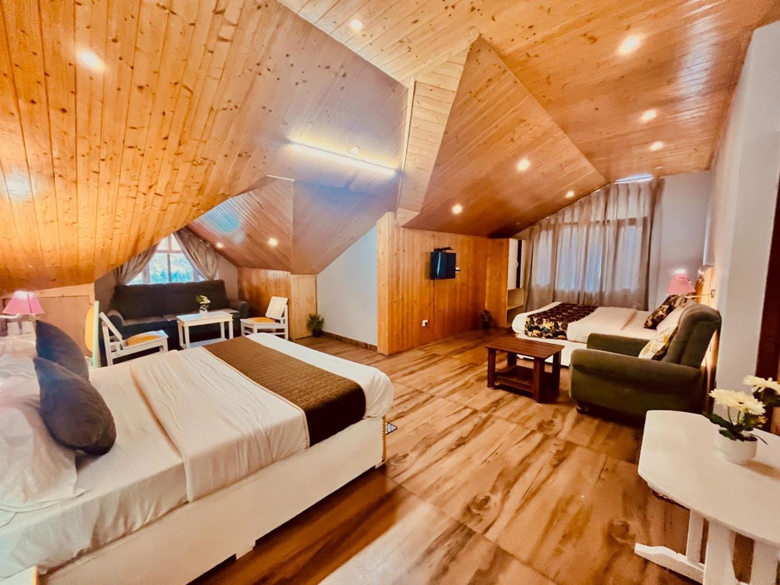 Hadimba Hill View By Hadimba Palace, Manali - Premium Room ! Family Hotel ! Parking ! Near Hadimba Temple Kültér fotó