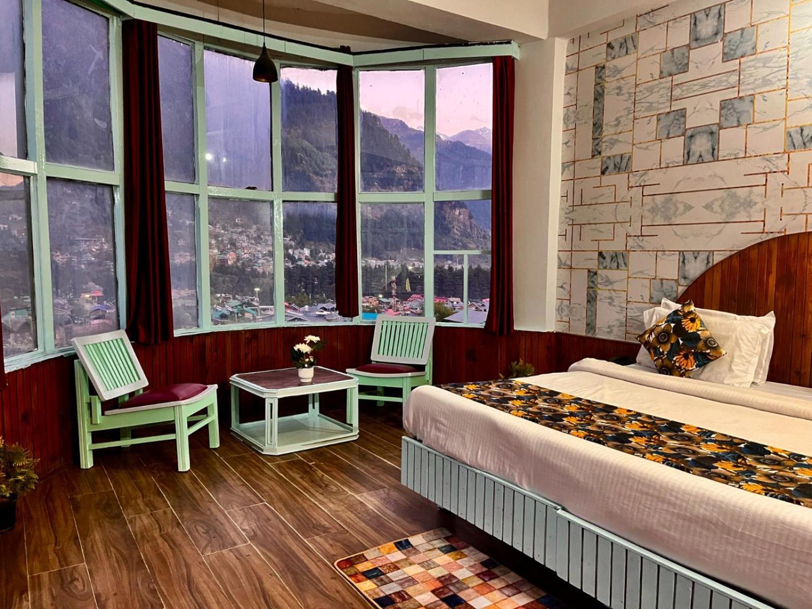 Hadimba Hill View By Hadimba Palace, Manali - Premium Room ! Family Hotel ! Parking ! Near Hadimba Temple Kültér fotó