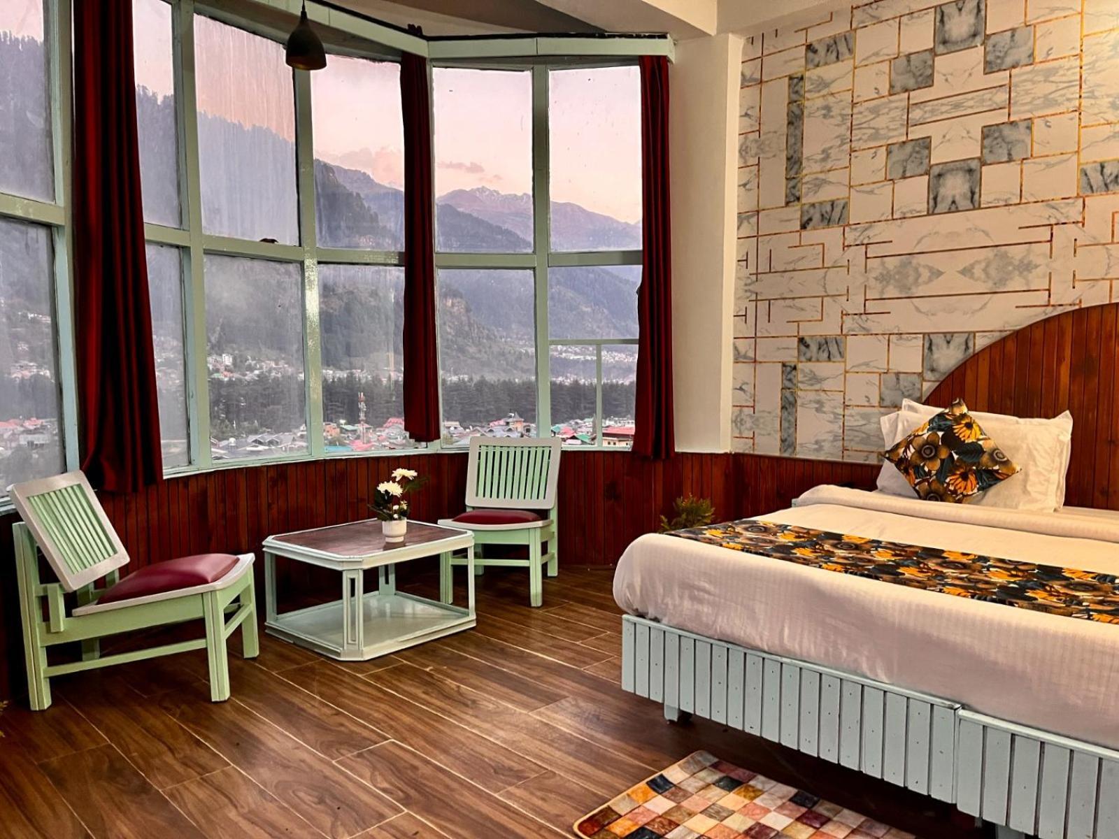 Hadimba Hill View By Hadimba Palace, Manali - Premium Room ! Family Hotel ! Parking ! Near Hadimba Temple Kültér fotó